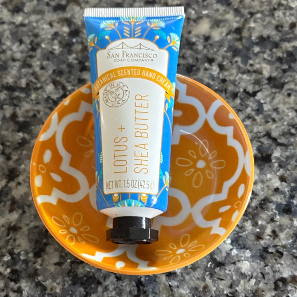 Gift Set w/Glass Bowl and Lotus + Shea Butter Hand Cream